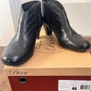 Women's Black Leather Ankle Booties!
